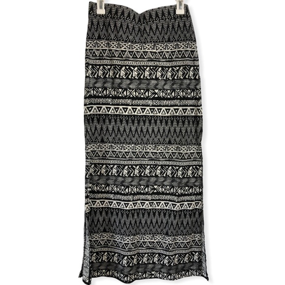 American Eagle Outfitters Dresses & Skirts - American Eagle Horizontal Tribal Print Boho Side Slit Long Maxi Skirt Medium